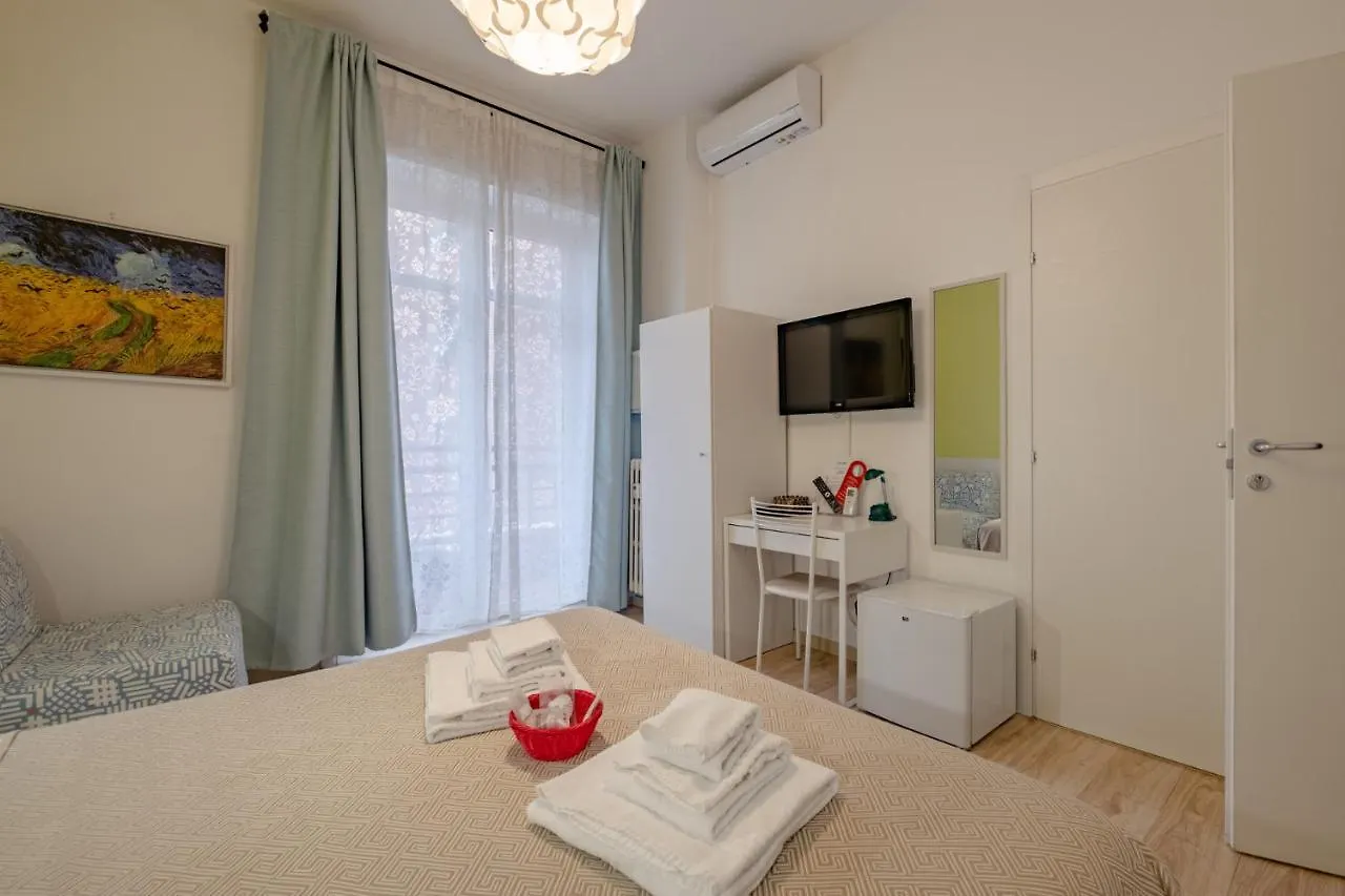 Damiani & Sister Guesthouse 2*, Rome