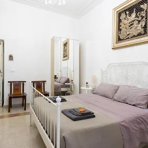 Da Alessia Per Dormire Al Coppedé Bed and breakfast