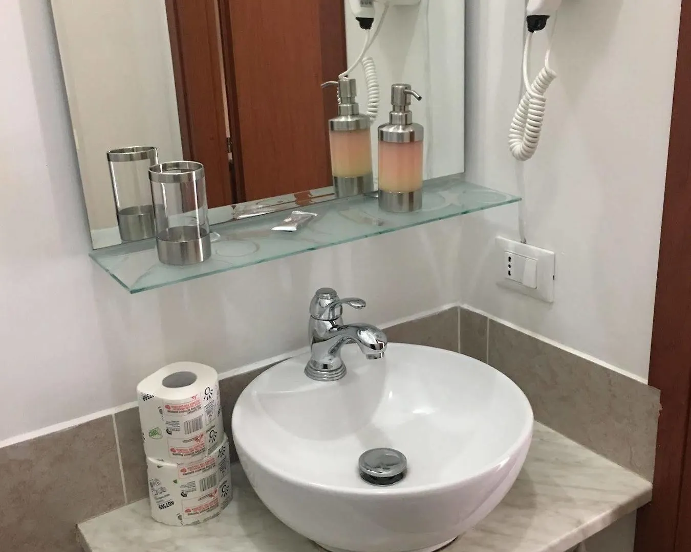 Damiani & Sister Guesthouse Bed & Breakfast